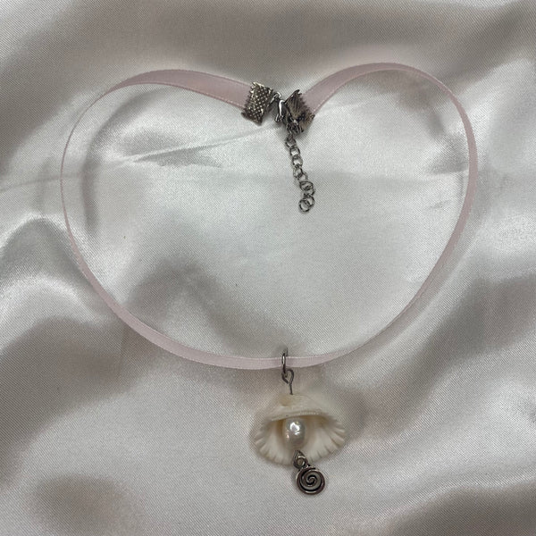 “Sea shell” choker