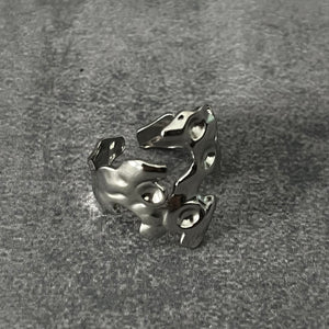 “Dazzling” adjustable ring